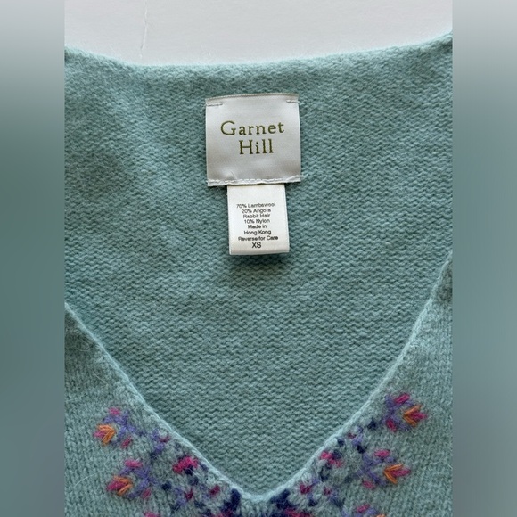 "Garnet Hill" cozy sweater Embroidered wool V-neck with frilled sleeves size XS - Picture 3 of 10